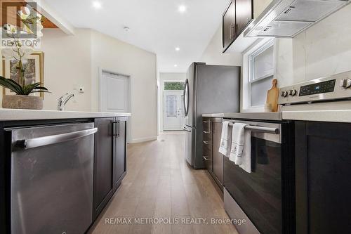 141 Dreaney Avenue, London, ON - Indoor Photo Showing Kitchen