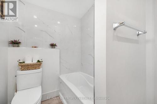 141 Dreaney Avenue, London, ON - Indoor Photo Showing Bathroom