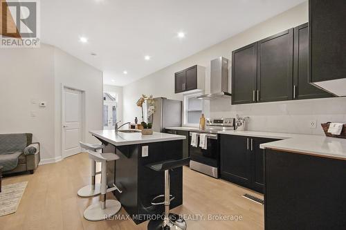 141 Dreaney Avenue, London, ON - Indoor Photo Showing Kitchen With Upgraded Kitchen