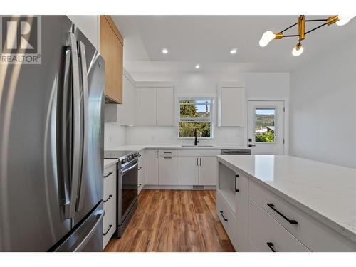 1202 Woods Lane, Enderby, BC - Indoor Photo Showing Kitchen With Upgraded Kitchen