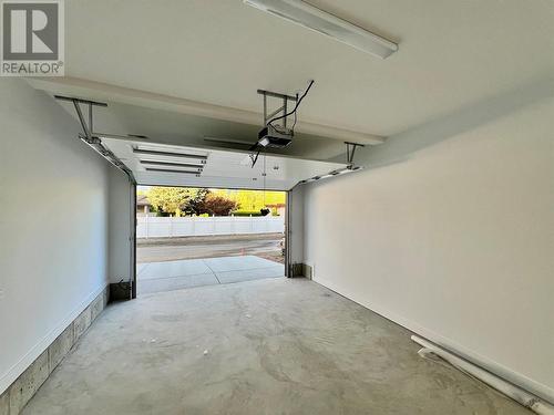 1202 Woods Lane, Enderby, BC - Indoor Photo Showing Garage