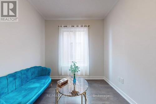 46 Troon Avenue, Vaughan, ON - Indoor Photo Showing Living Room