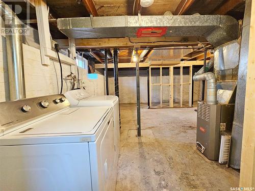 1211 110Th Street, North Battleford, SK - Indoor Photo Showing Laundry Room