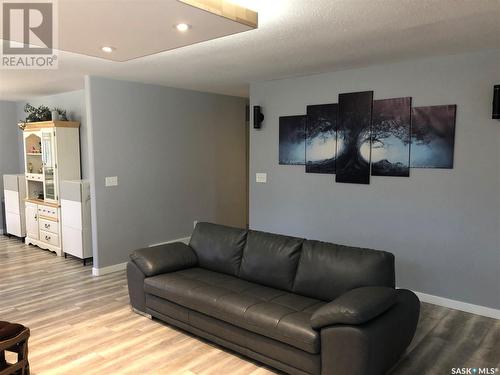 144 5Th Avenue E, Unity, SK - Indoor Photo Showing Living Room