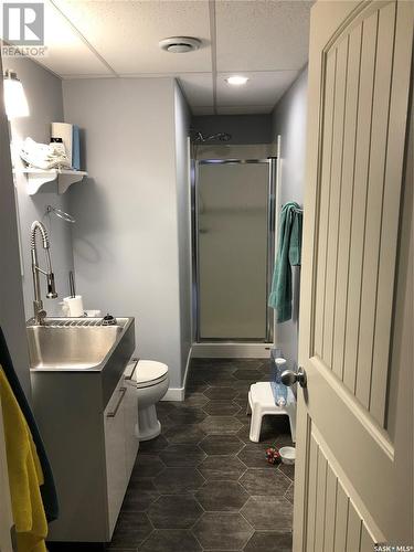 144 5Th Avenue E, Unity, SK - Indoor Photo Showing Bathroom