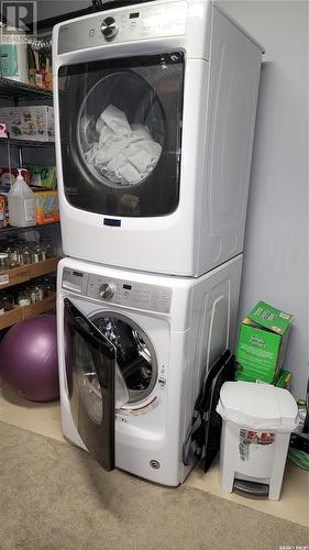 144 5Th Avenue E, Unity, SK - Indoor Photo Showing Laundry Room