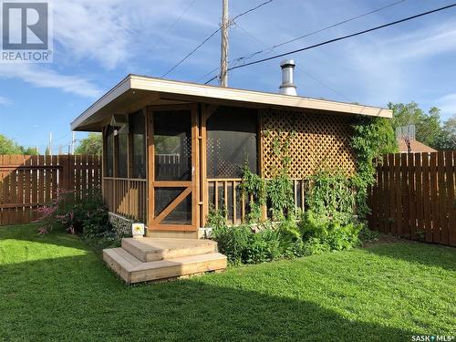 144 5Th Avenue E, Unity, SK - Outdoor With Deck Patio Veranda