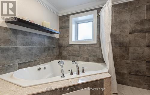 2670 Embleton Road, Brampton, ON - Indoor Photo Showing Bathroom