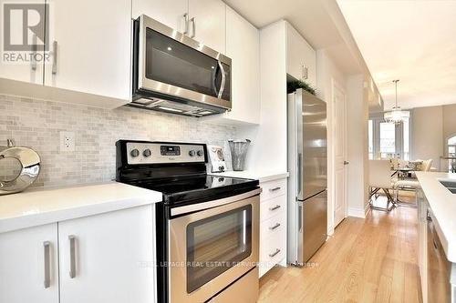 1024B Islington Avenue, Toronto (Islington-City Centre West), ON - Indoor Photo Showing Kitchen With Upgraded Kitchen