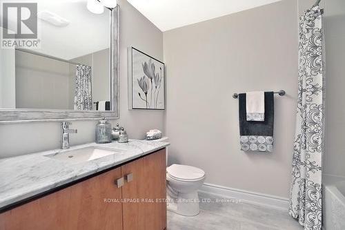 1024B Islington Avenue, Toronto, ON - Indoor Photo Showing Bathroom