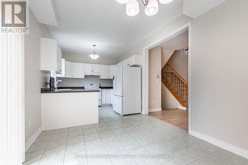 1028 Cumming Boulevard, Milton, ON - Indoor Photo Showing Kitchen