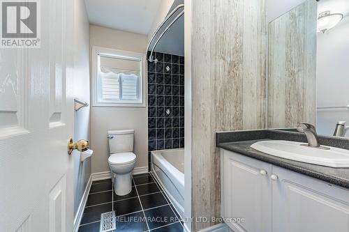 1028 Cumming Boulevard, Milton, ON - Indoor Photo Showing Bathroom