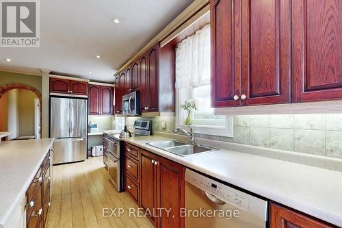 351219 Seventeenth Line, East Garafraxa, ON - Indoor Photo Showing Kitchen With Double Sink