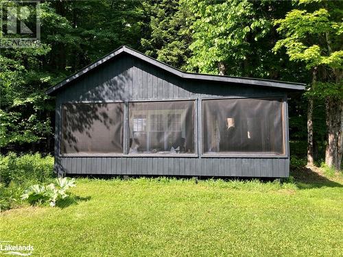 Great for Guests or extra Family - 669 Skyhills Road, Huntsville, ON - Outdoor