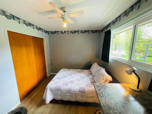 318 27Th Avenue S, Cranbrook, BC - Indoor Photo Showing Bedroom