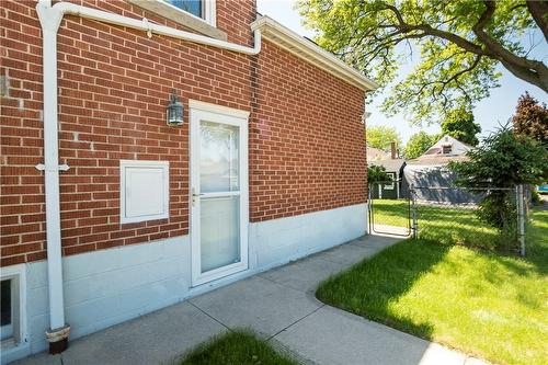 204 Parkdale Avenue S, Hamilton, ON - Outdoor With Exterior