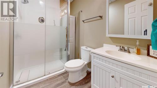 5613 Cederholm Avenue, Regina, SK - Indoor Photo Showing Bathroom
