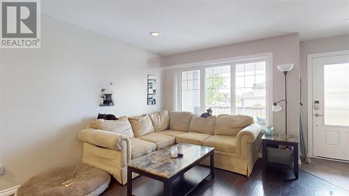 5613 Cederholm Avenue, Regina, SK - Indoor Photo Showing Living Room