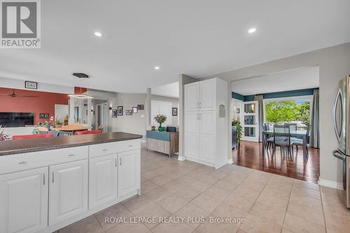 1201 Concession 2 Road, Niagara-On-The-Lake, ON - Indoor Photo Showing Kitchen