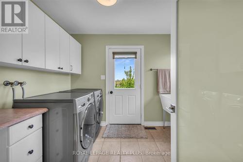 1201 Concession 2 Road, Niagara-On-The-Lake, ON - Indoor Photo Showing Laundry Room