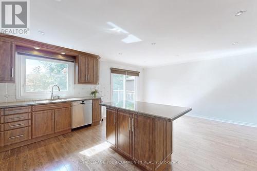 27 Marathon Crescent, Toronto (Newtonbrook West), ON - Indoor Photo Showing Kitchen