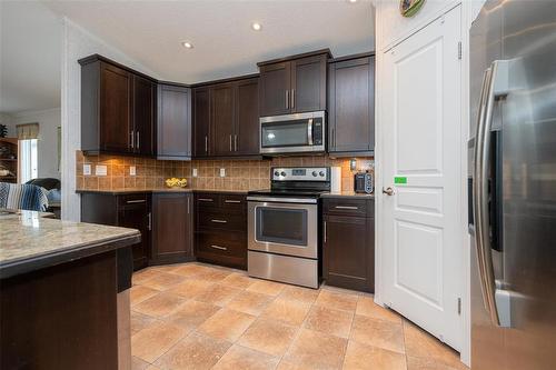 99 Sandale Drive, Winnipeg, MB - Indoor Photo Showing Kitchen