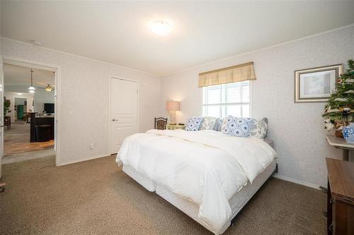 99 Sandale Drive, Winnipeg, MB - Indoor Photo Showing Bedroom