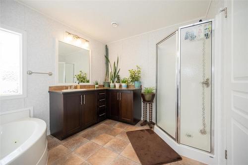 99 Sandale Drive, Winnipeg, MB - Indoor Photo Showing Bathroom