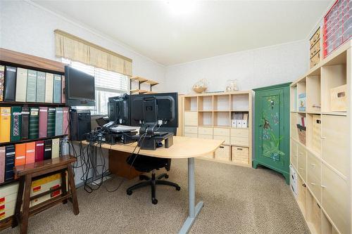 99 Sandale Drive, Winnipeg, MB - Indoor Photo Showing Office