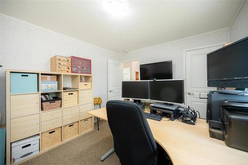 99 Sandale Drive, Winnipeg, MB - Indoor Photo Showing Office