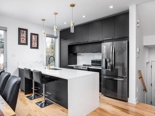 Cuisine - 5300 Boul. Westley, Longueuil (Saint-Hubert), QC - Indoor Photo Showing Kitchen With Upgraded Kitchen