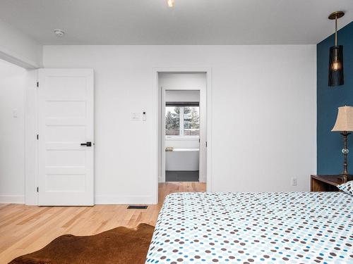 Chambre Ã  coucher principale - 5300 Boul. Westley, Longueuil (Saint-Hubert), QC - Indoor Photo Showing Bedroom