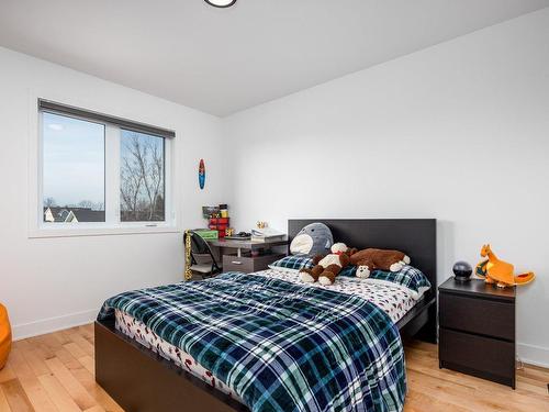 Chambre Ã Â coucher - 5300 Boul. Westley, Longueuil (Saint-Hubert), QC - Indoor Photo Showing Bedroom