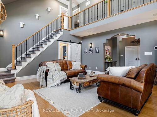 513442 2Nd Line, Amaranth, ON - Indoor Photo Showing Living Room