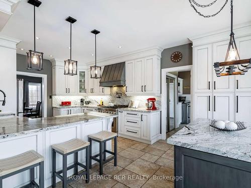 513442 2Nd Line, Amaranth, ON - Indoor Photo Showing Kitchen With Upgraded Kitchen