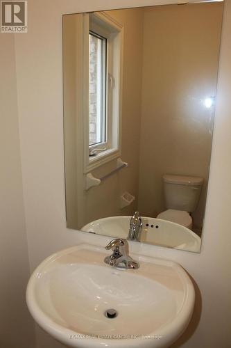 19 Lackington Street, Brampton, ON - Indoor Photo Showing Bathroom