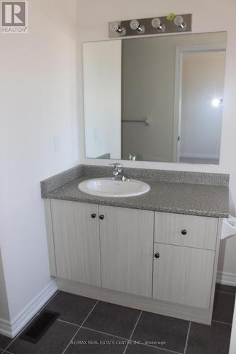 19 Lackington Street, Brampton, ON - Indoor Photo Showing Bathroom