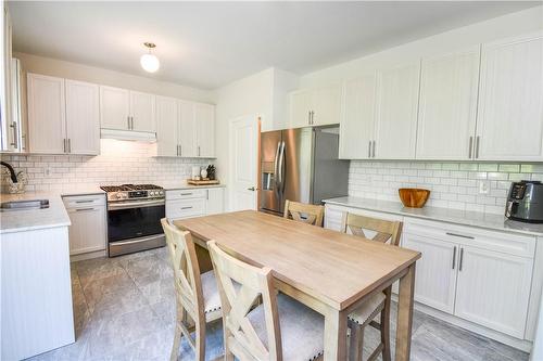 1016 Hardy Way, Innisfil, ON - Indoor Photo Showing Kitchen With Double Sink With Upgraded Kitchen