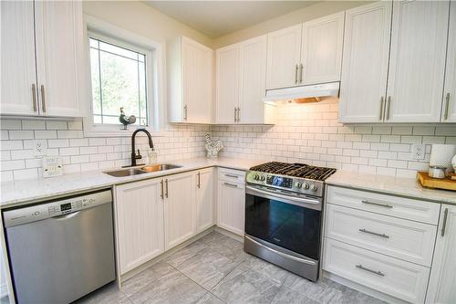 1016 Hardy Way, Innisfil, ON - Indoor Photo Showing Kitchen With Double Sink With Upgraded Kitchen