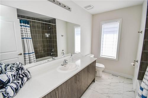 1016 Hardy Way, Innisfil, ON - Indoor Photo Showing Bathroom