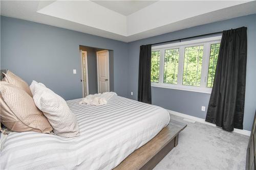 1016 Hardy Way, Innisfil, ON - Indoor Photo Showing Bedroom