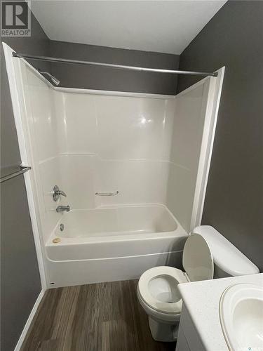 410 2203 Angus Street, Regina, SK - Indoor Photo Showing Bathroom