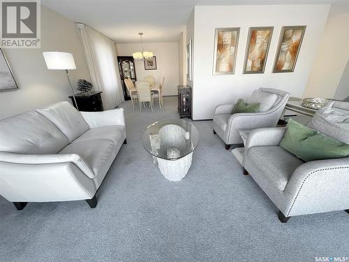 120 Hayes Drive, Swift Current, SK - Indoor Photo Showing Living Room