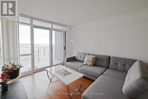 1911 - 15 Fort York Boulevard, Toronto, ON - Indoor Photo Showing Living Room