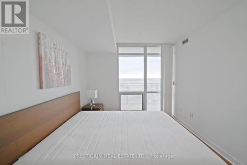 1911 - 15 Fort York Boulevard, Toronto, ON - Indoor Photo Showing Bedroom