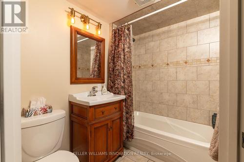 128 Park Street N, Hamilton, ON - Indoor Photo Showing Bathroom