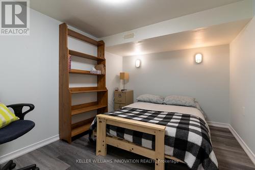 128 Park Street N, Hamilton, ON - Indoor Photo Showing Bedroom