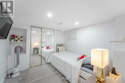 110 Graham Avenue N, Hamilton, ON - Indoor Photo Showing Bedroom