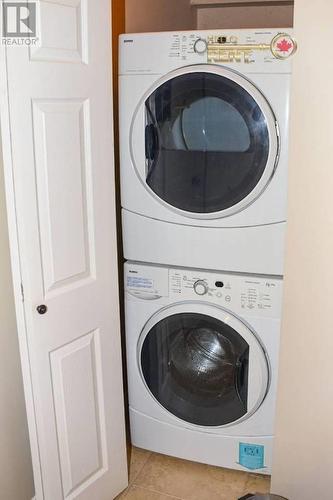 551 St Andrews Road, West Vancouver, BC - Indoor Photo Showing Laundry Room
