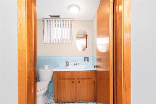 111 Nugent Drive, Hamilton, ON - Indoor Photo Showing Bathroom
